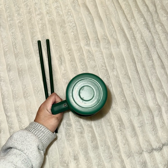 SIMPLY MODERN 40oz Green Tumbler with Lid and Straws - Picture 4 of 5